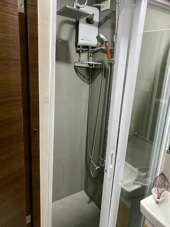 Appartamento Woodland Elegance Retreat Symphony Of Artistry With Blazing Fast 300 Mbps Manila