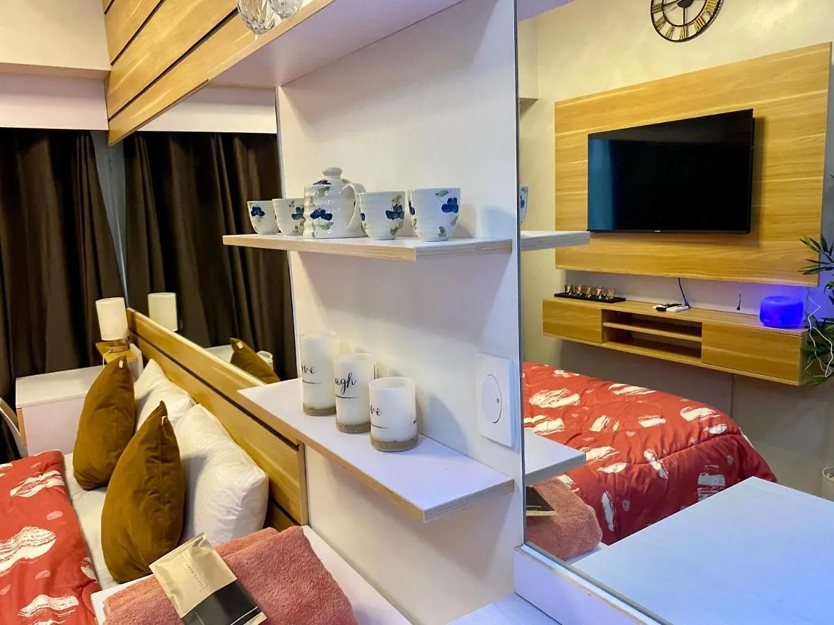 Appartamento Woodland Elegance Retreat Symphony Of Artistry With Blazing Fast 300 Mbps Manila