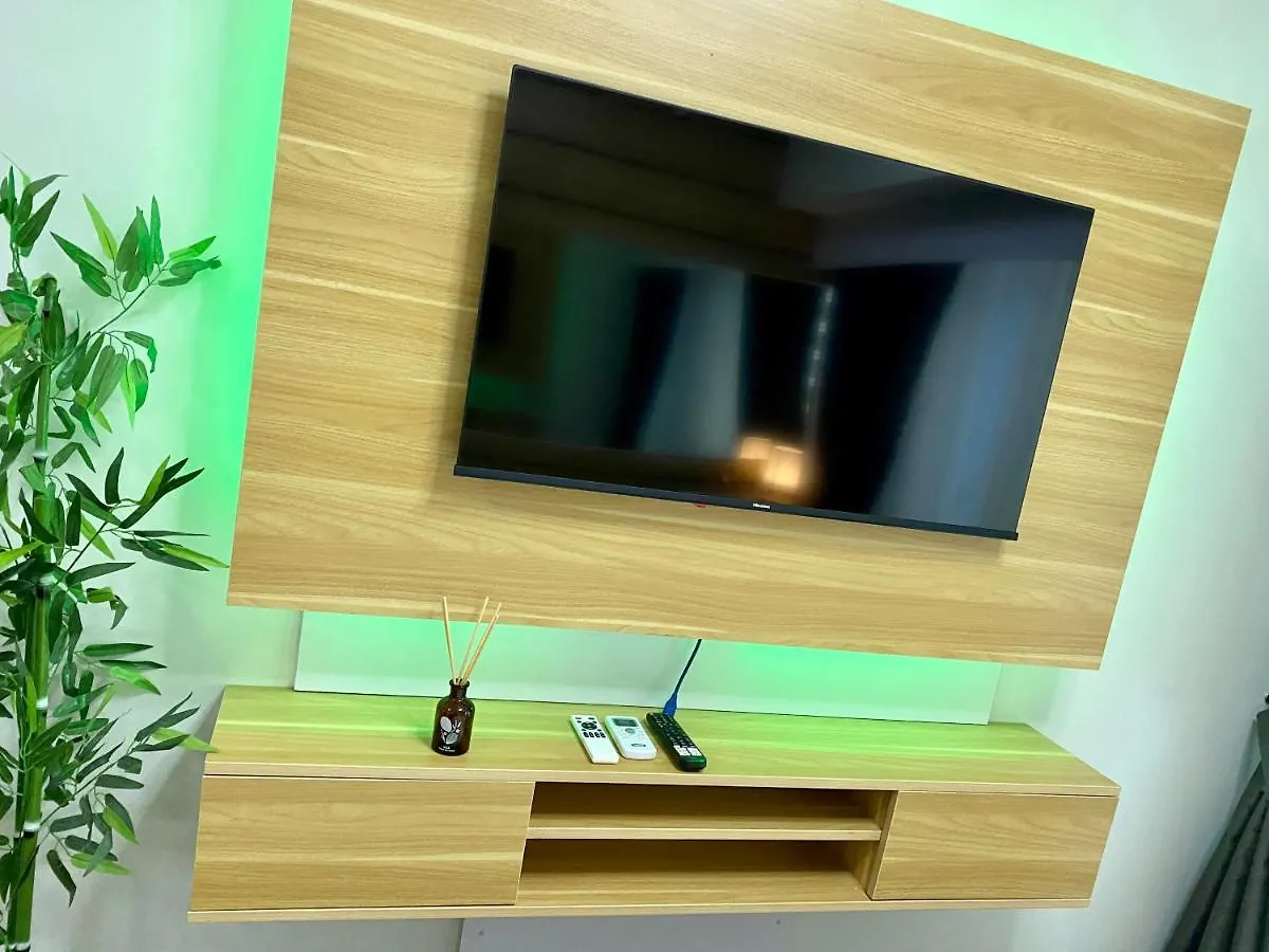 Appartamento Woodland Elegance Retreat Symphony Of Artistry With Blazing Fast 300 Mbps Manila