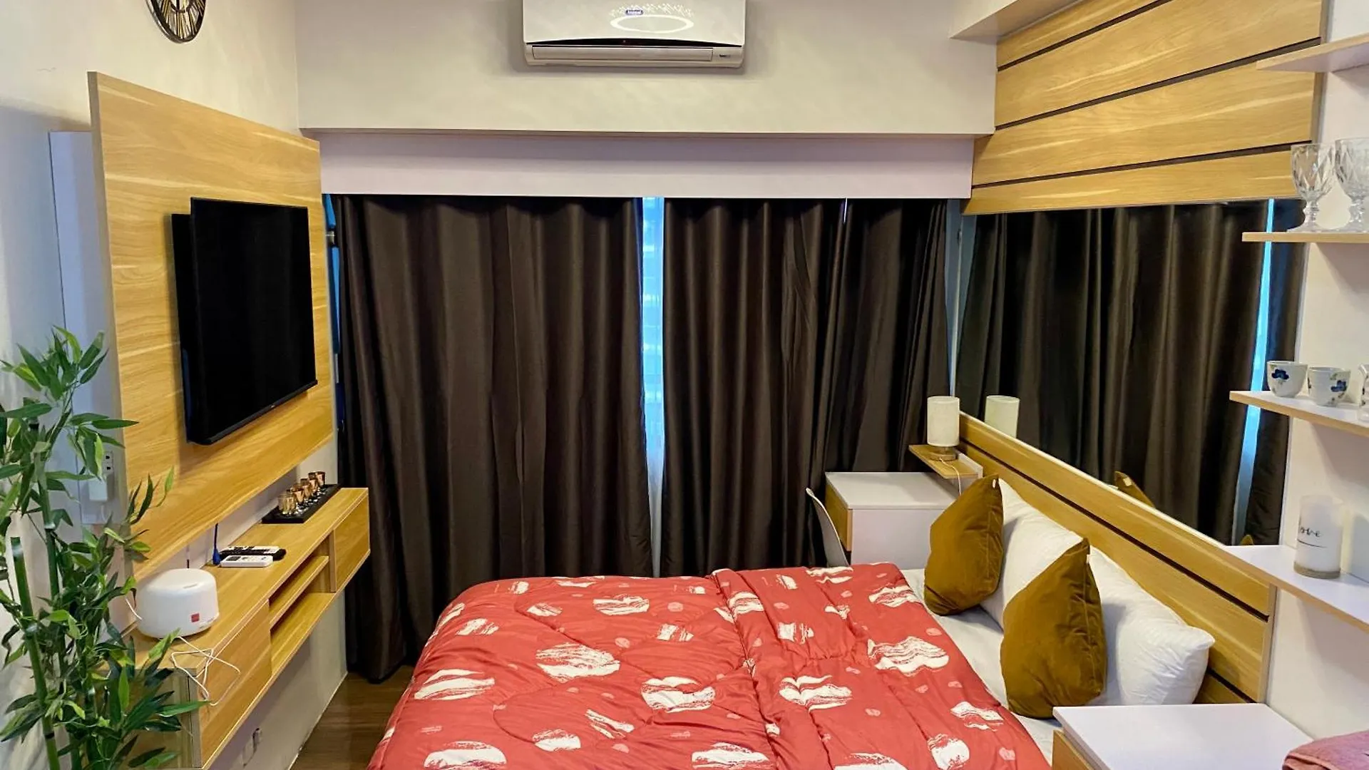 Appartamento Woodland Elegance Retreat Symphony Of Artistry With Blazing Fast 300 Mbps Manila Filippine